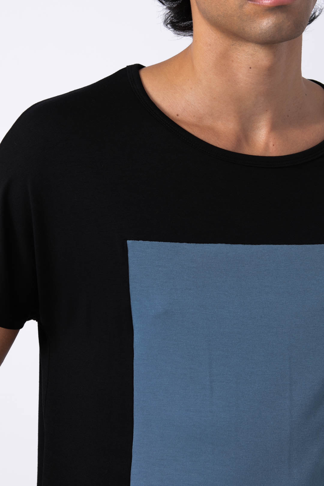 Camiseta Quadrilateral negra - azul