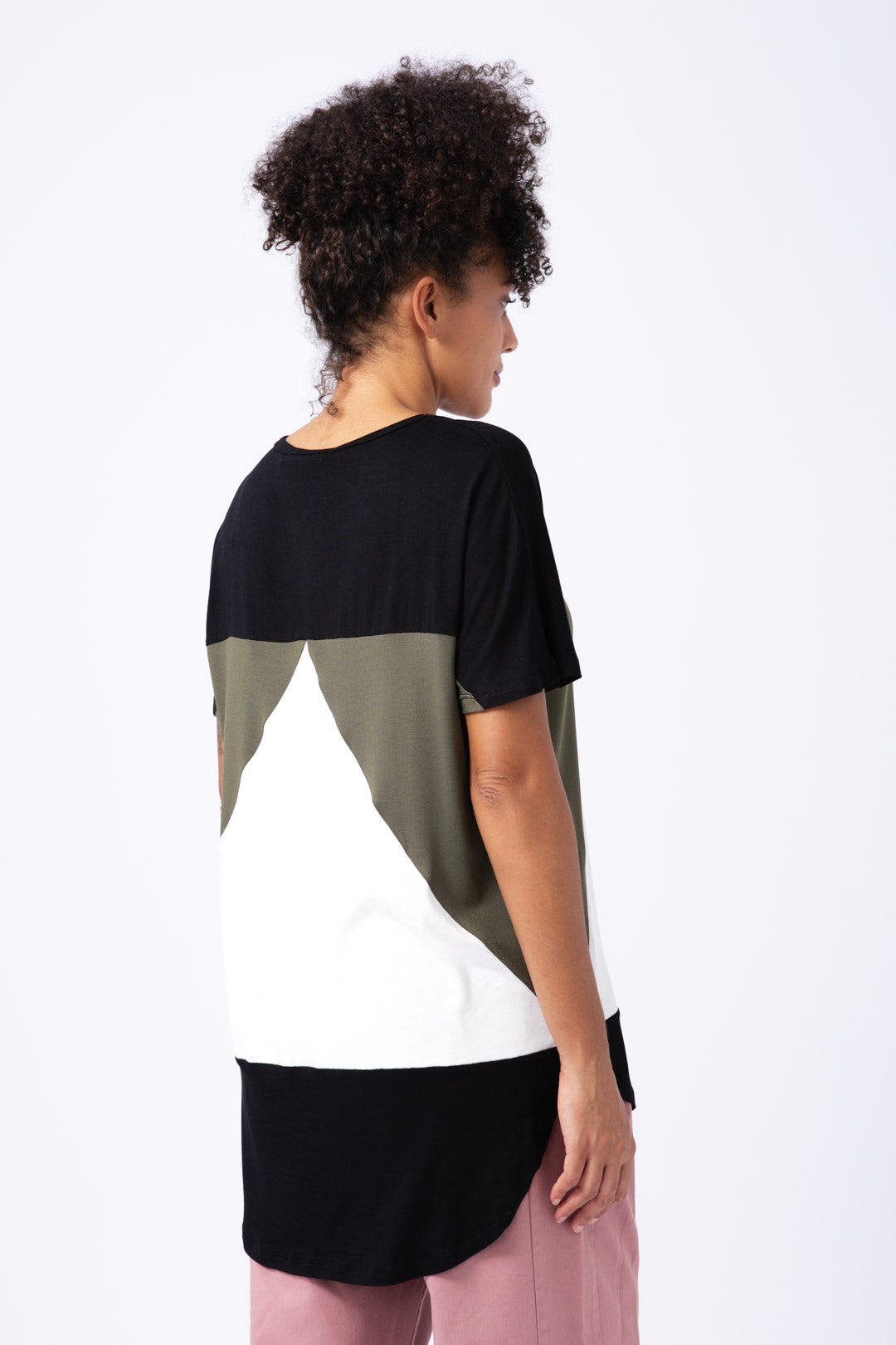 Camiseta Aequilaterus negro - verde