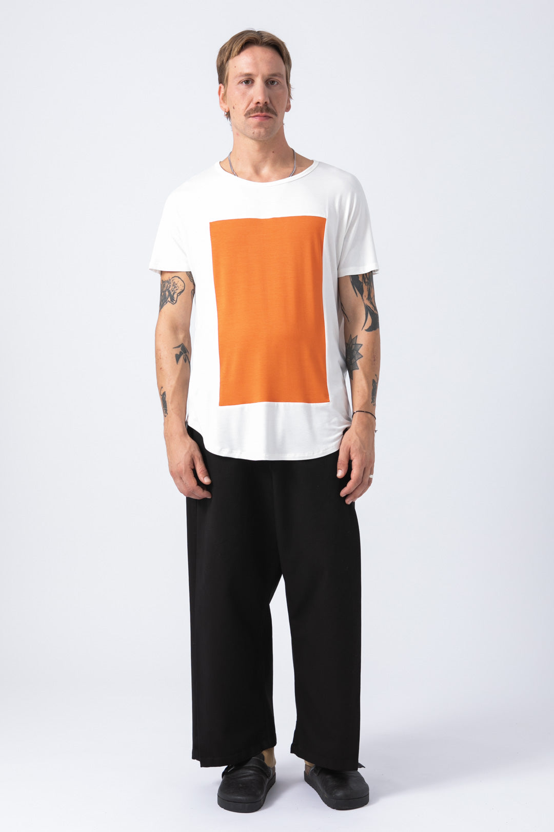 Camiseta Quadrilateral blanca - naranja