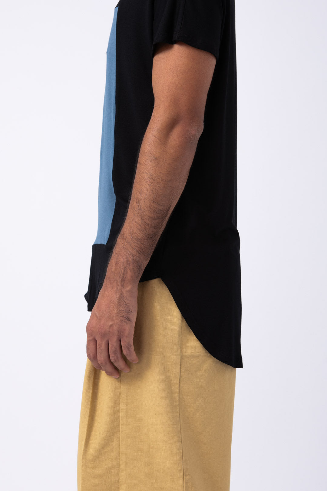 Camiseta Quadrilateral negra - azul