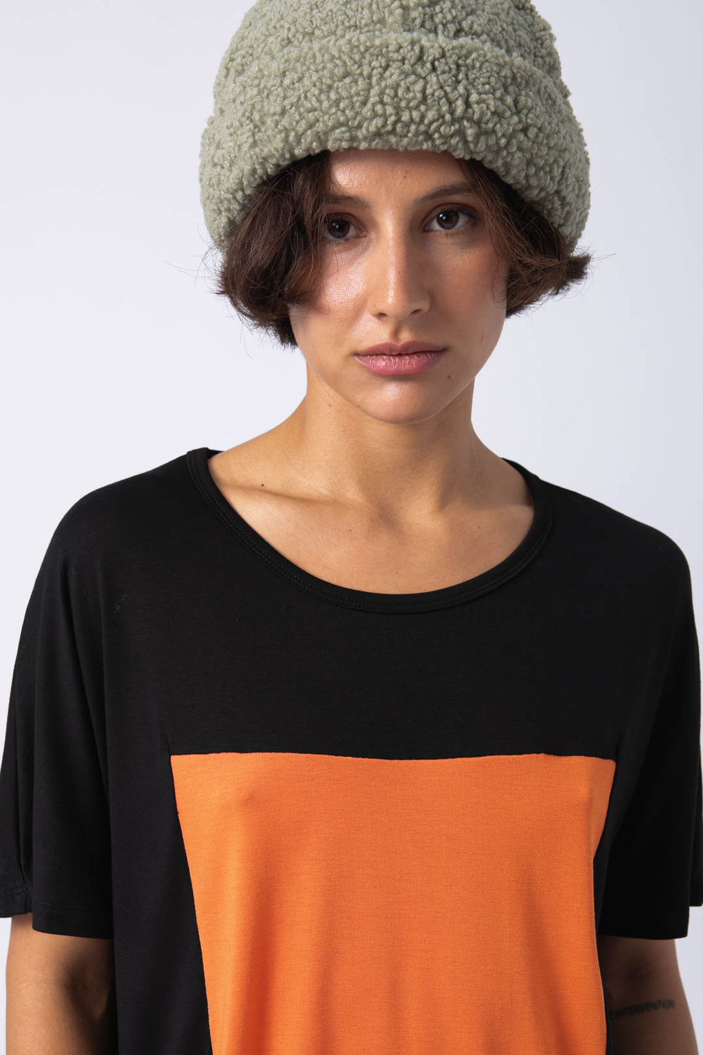 Camiseta Quadrilateral negra - naranja