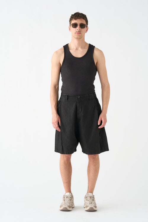 Black wide-leg Bermuda shorts