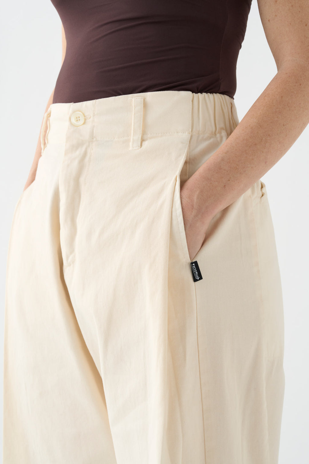 Natural wide-leg pants