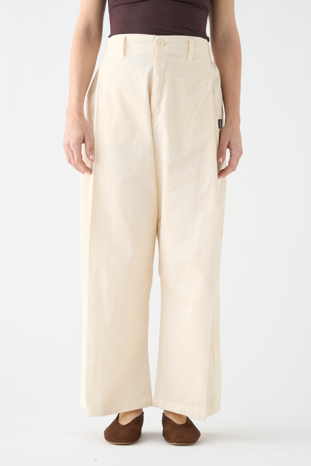 Natural wide-leg pants
