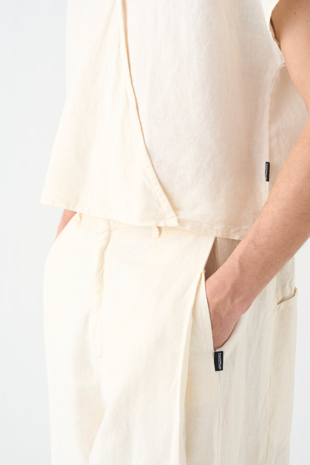Natural wide-leg pants